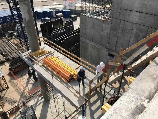 ��������� ����� ��� Mercedes-Benz � Audi �� ���������� ����. � �������� �������������, 2017 � Kleinewelt Architekten