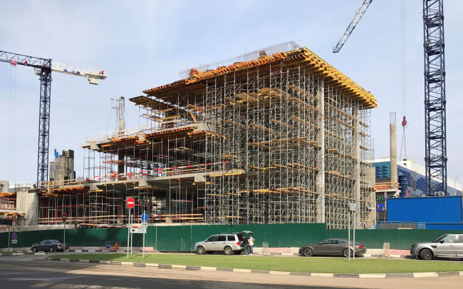 Dealership center of Mercedes-Benz and Audi on the territory of ZIL Plant. In the process of construction, 2017  Kleinewelt Architekten