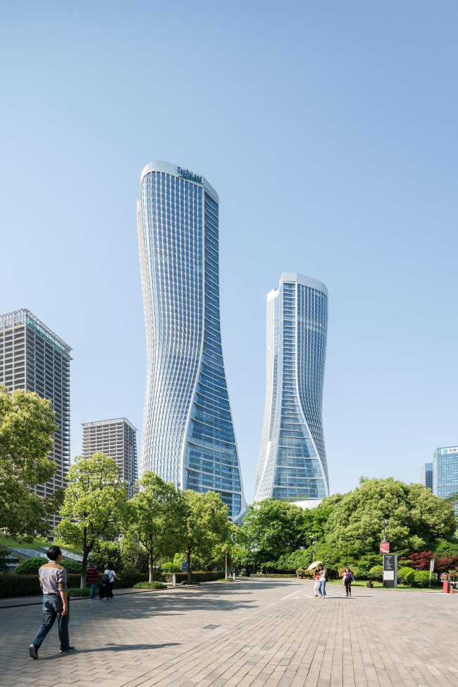 �������� Raffles City 