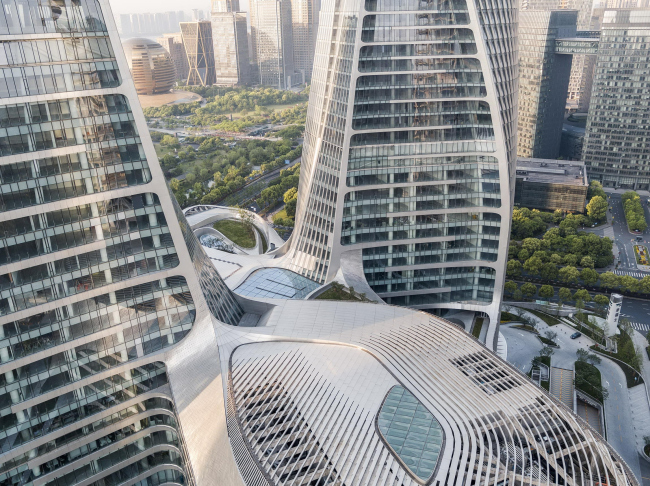 �������� Raffles City 