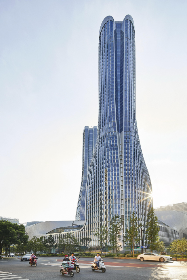 �������� Raffles City 
