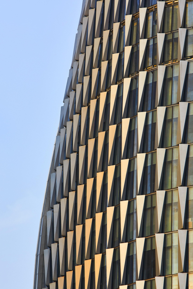 �������� Raffles City 