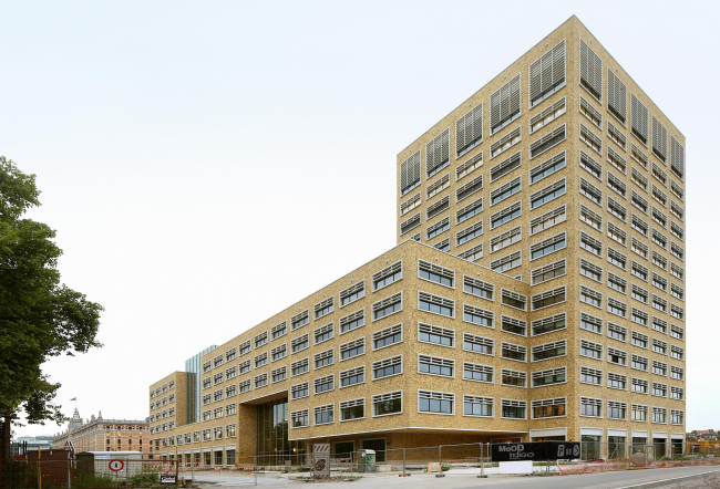 ������ ������� ��������� � Filip Dujardin