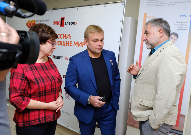 Почетный гость мероприятия в Мытищинской галерее Максим Сураев, летчик-космонавт и Герой России, депутат Государственной Думы. Фотография предоставлена ГК «ССТ» Почетный гость мероприятия в Мытищинской галерее Максим Сураев, летчик-космонавт и Герой России, депутат Государственной Думы. Фотография предоставлена ГК «ССТ»