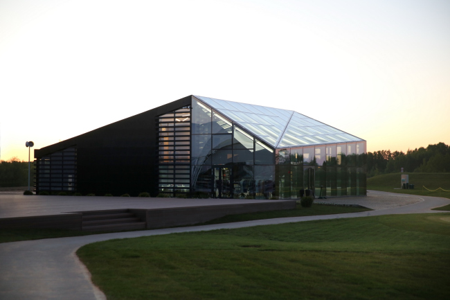 �����-���� Peterhof lakes course � �������������� ������ �����-���������� � ���� Arch group