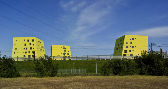 ����� �������� Zitronengelbe Häuser � David Frutos