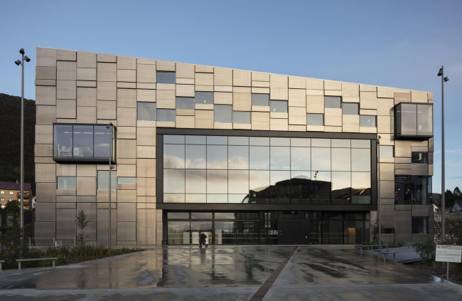 Факультет изящных искусств, музыки и дизайна Бергенского университета © Trond Isaksen, Statsbygg