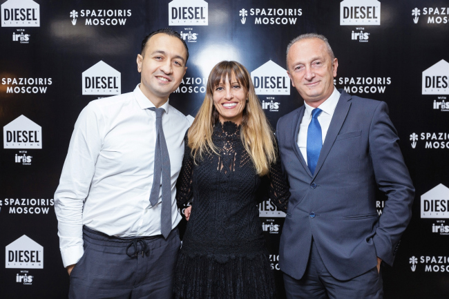 Открытие шоу-рума SPAZIOIRIS MOSCOW. Гагик Арутюнов (Iris Ceramica Russia), Федерика Миноцци (Iris Ceramiсa Group), Серджио Риги (Iris Ceramiсa Group) Фотография © SPAZIOIRIS MOSCOW Открытие шоу-рума SPAZIOIRIS MOSCOW. Гагик Арутюнов (Iris Ceramica Russia), Федерика Миноцци (Iris Ceramiсa Group), Серджио Риги (Iris Ceramiсa Group) Фотография © SPAZIOIRIS MOSCOW