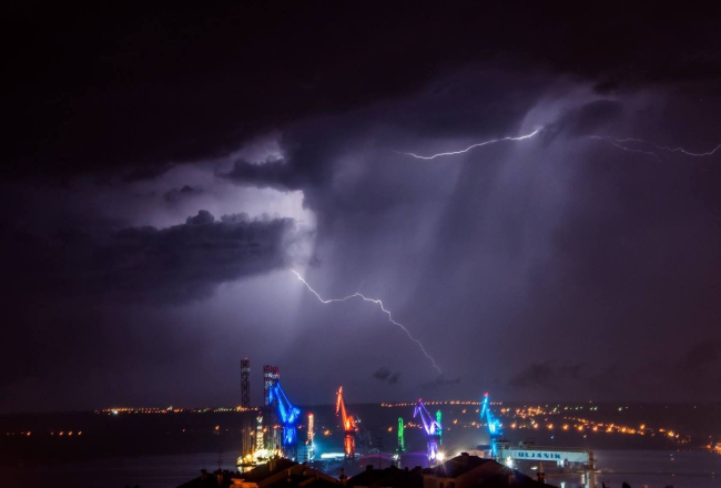 ����� �� ����� � ����. ������ ����������� �������� � Sendi Smoljo