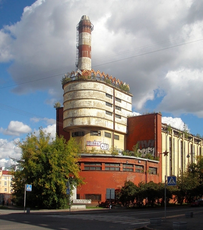 Power substation of the "Krasnoe Znamya" factory in Leningrad (Saint Petersburg). Photo: Sav-1667 via Wikimedia Commons. License: Creative Commons Attribution-Share Alike 3.0 Unported