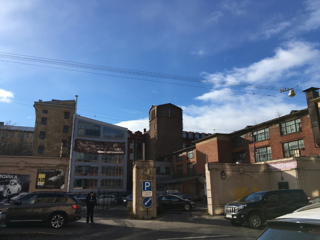 The land site on the Pionerskaya Street, on which the new house will be built  photo by Alena Kuznetsova