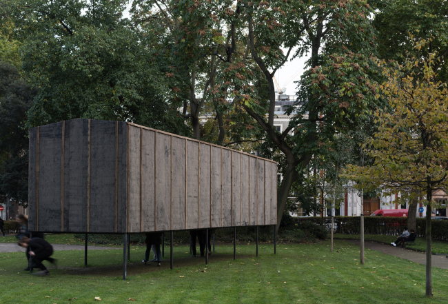 Pavilion of the project �101st km Further Elsewhere�. Alexander Brodsky, Bloomsbury Square, London, 2017. Photograph � Yuri Palmin