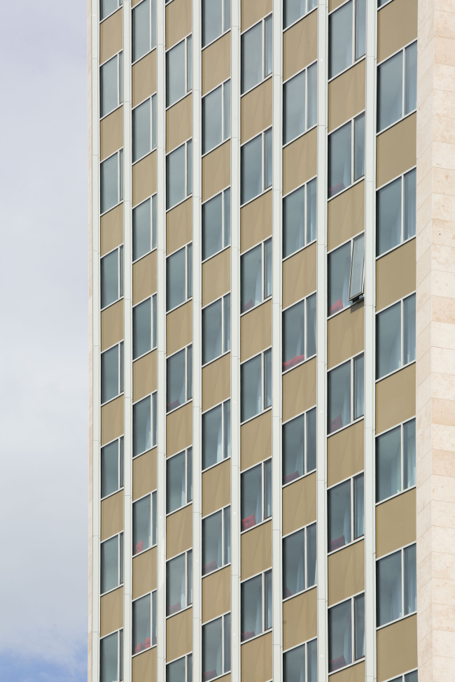 Azimut Hotel Smolenskaya � T+T Architects