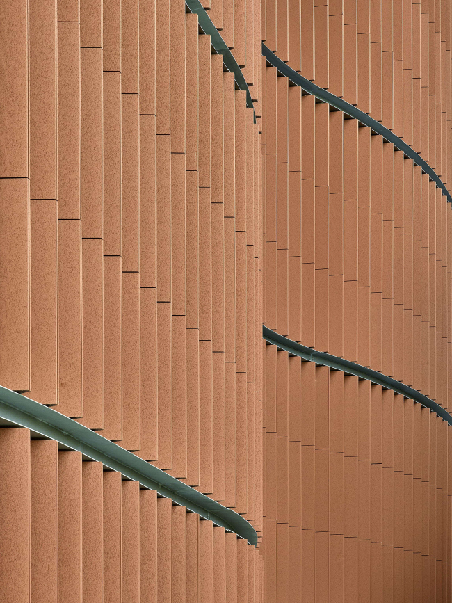 ��� �� ���������� KVV8 � Robin Hayes