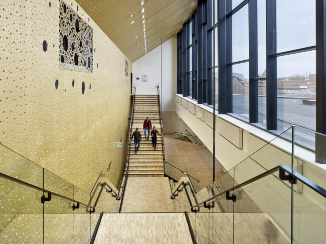 ���������� ����� Odeon � Kirstine Mengel