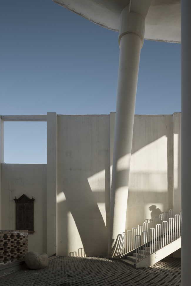 ����� �������� �������� �������� �  Yao Li