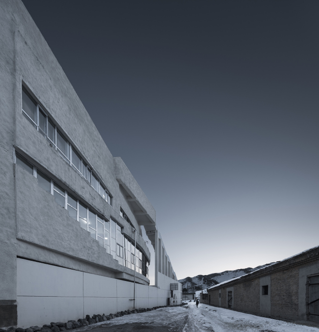 ����� �������� �������� �������� �  Yao Li