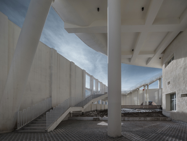 ����� �������� �������� �������� �  Yao Li