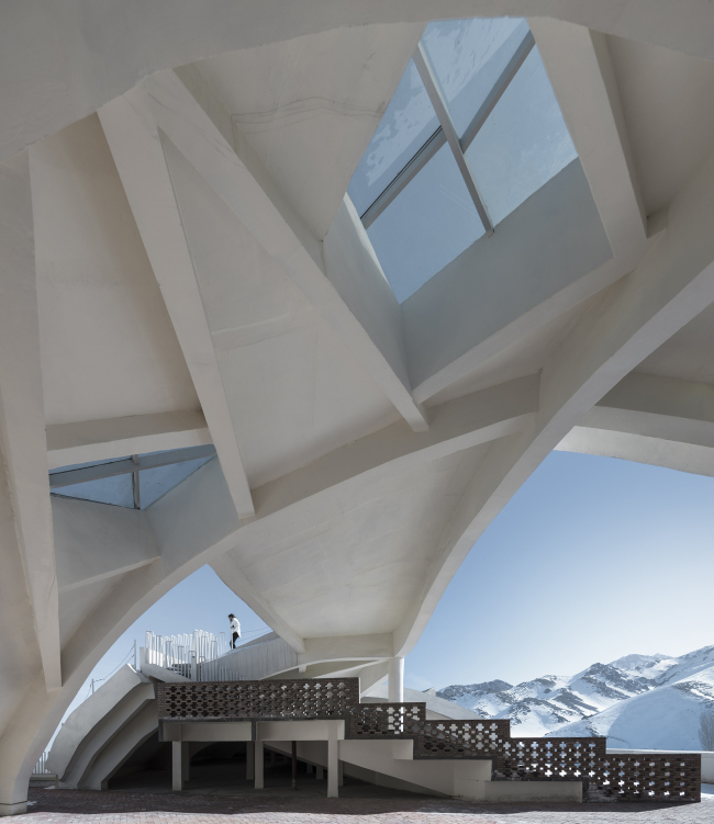 ����� �������� �������� �������� �  Yao Li