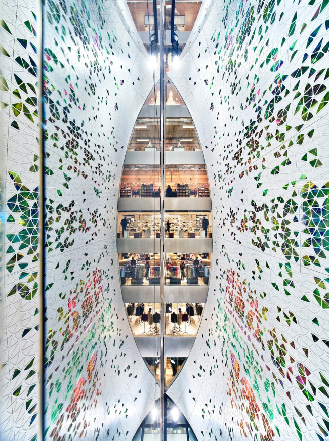 ������������ ����������� ��� ���������� Printemps Haussmann, ������ UUfie  �  Michel Denance