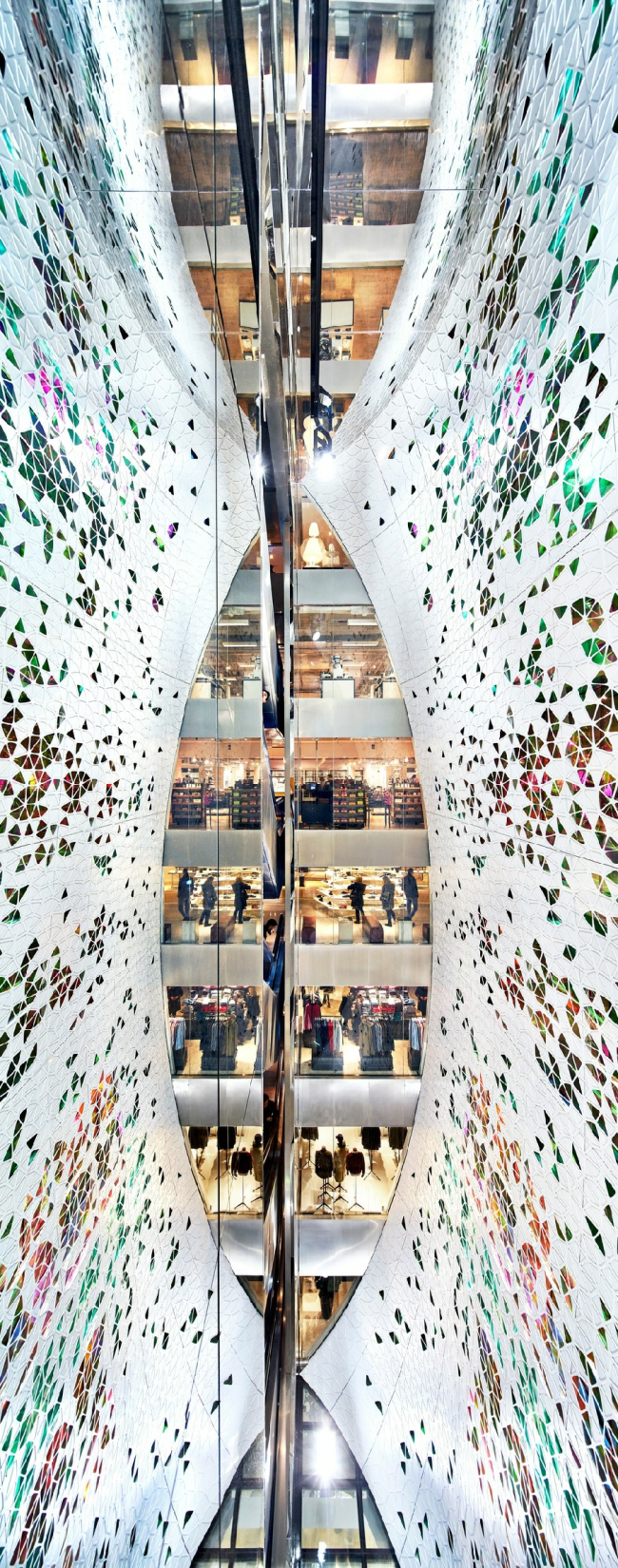 ������������ ����������� ��� ���������� Printemps Haussmann, ������ UUfie  �  Michel Denance