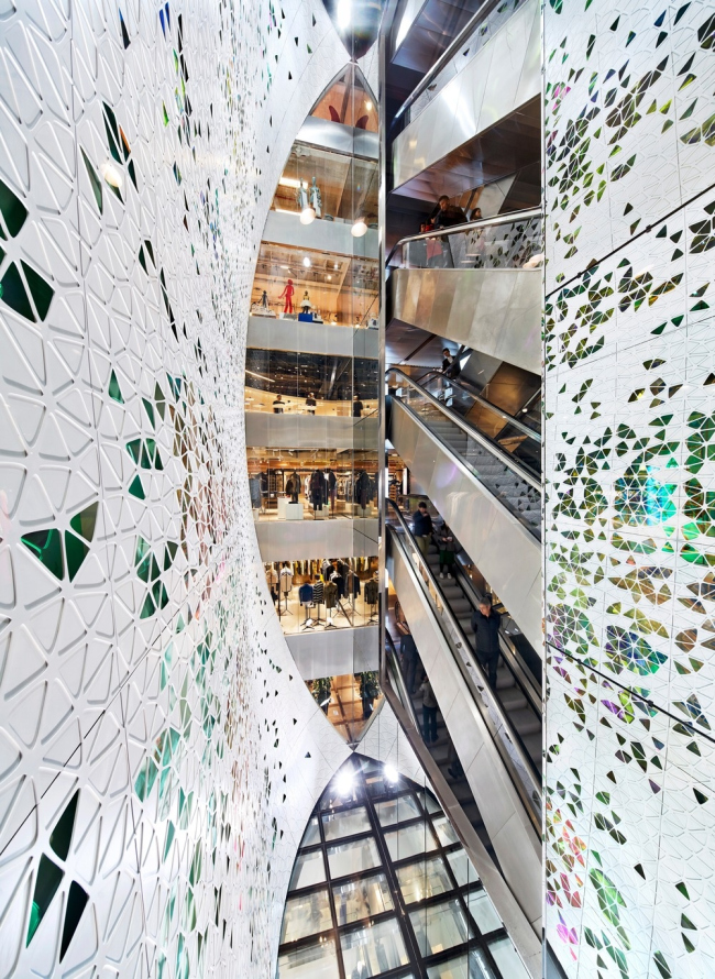 ������������ ����������� ��� ���������� Printemps Haussmann, ������ UUfie  �  Michel Denance