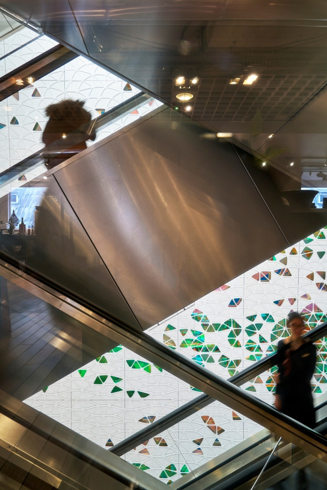 ������������ ����������� ��� ���������� Printemps Haussmann, ������ UUfie  �  Michel Denance