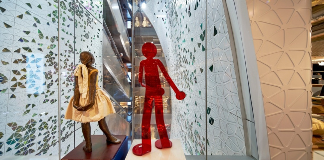 ������������ ����������� ��� ���������� Printemps Haussmann, ������ UUfie  �  Michel Denance