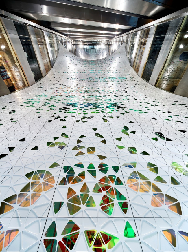 ������������ ����������� ��� ���������� Printemps Haussmann, ������ UUfie  �  Michel Denance