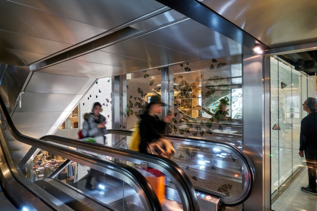 ������������ ����������� ��� ���������� Printemps Haussmann, ������ UUfie  �  Michel Denance