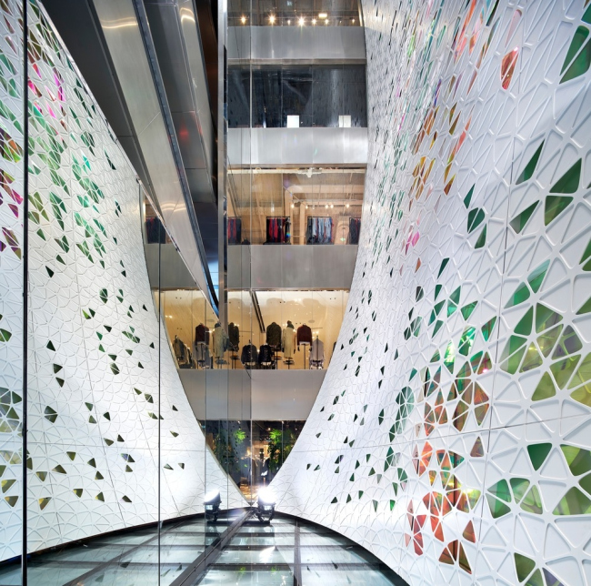 ������������ ����������� ��� ���������� Printemps Haussmann, ������ UUfie  �  Michel Denance