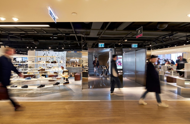 ������������ ����������� ��� ���������� Printemps Haussmann, ������ UUfie  �  Michel Denance