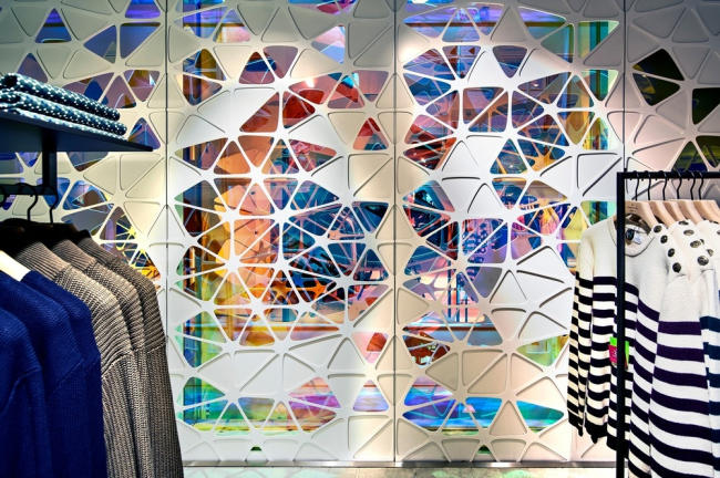 ������������ ����������� ��� ���������� Printemps Haussmann, ������ UUfie  �  Michel Denance