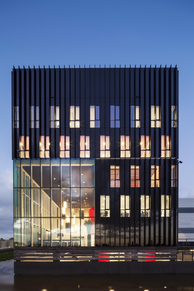 ����-����� AM4 �������� Equinix � Jannes Linders