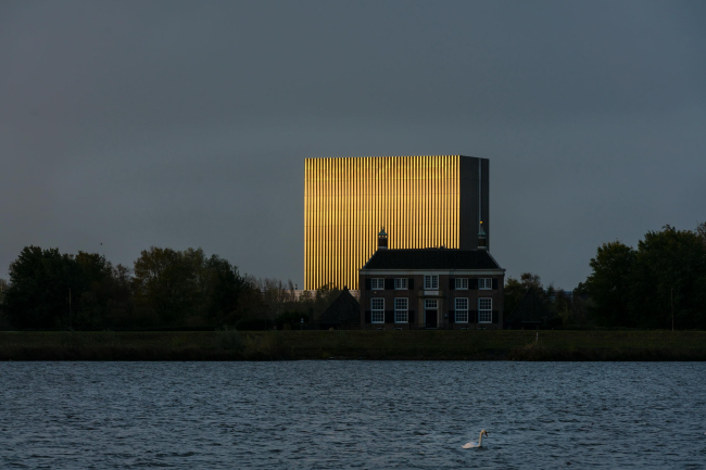 - AM4  Equinix  Jannes Linders