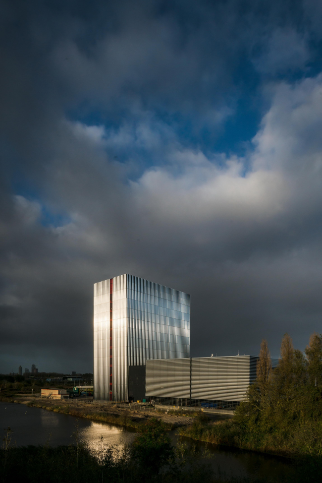 ����-����� AM4 �������� Equinix � Jannes Linders