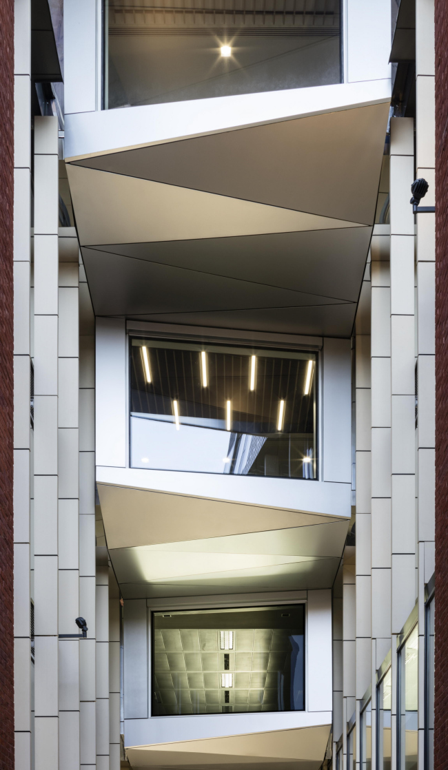 �������� �� �������-����, 79-86 � Marcus Peel