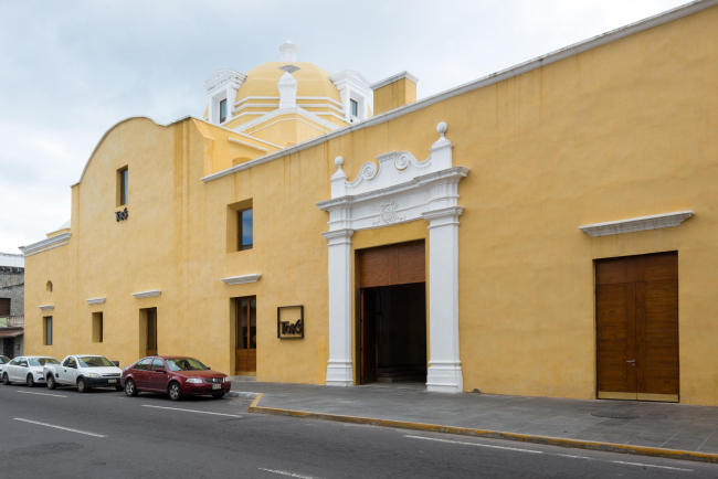 �������� Toks � Lucía Cervantes / Legorreta