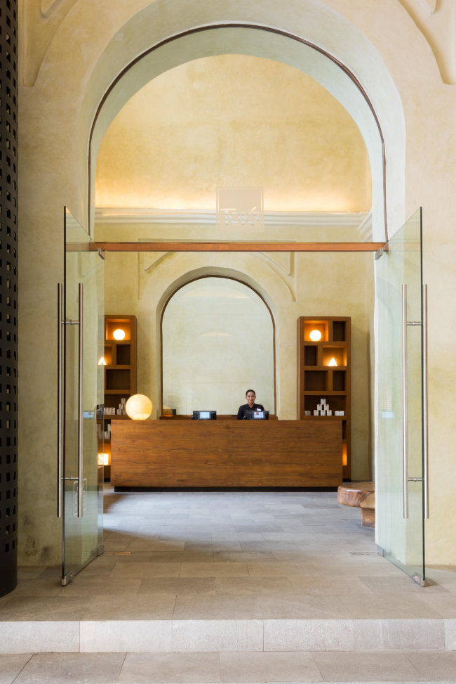 �������� Toks � Lucía Cervantes / Legorreta