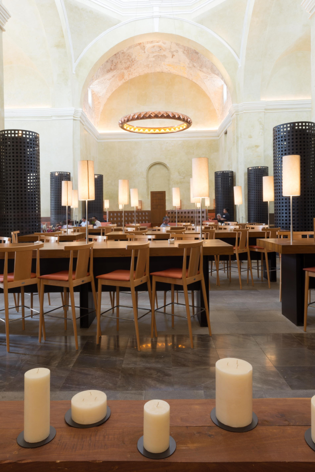 �������� Toks � Lucía Cervantes / Legorreta