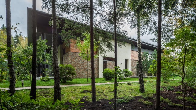 Wing-house in the Moscow area. Architect: Roman Leonidov � Studio of Roman Leonidov