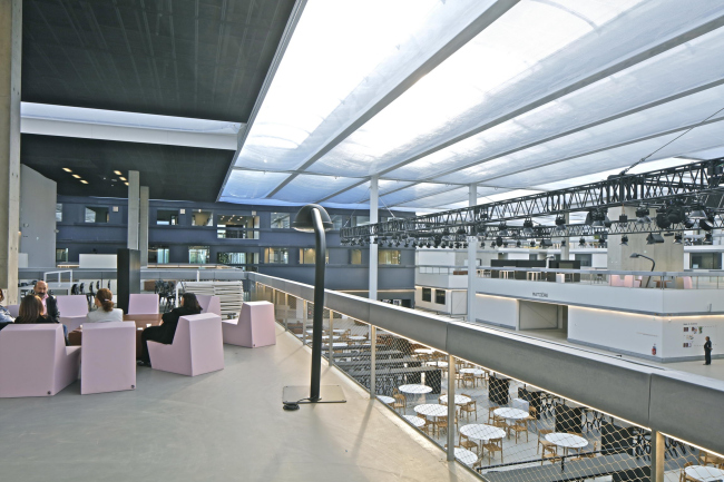   École Centrale Paris.   Philippe Ruault,  OMA