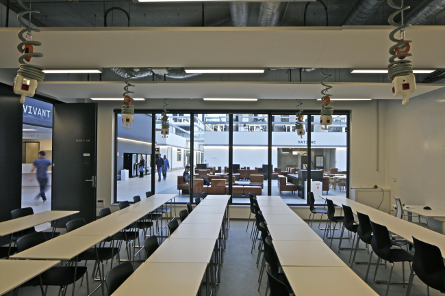   École Centrale Paris.   Philippe Ruault,  OMA