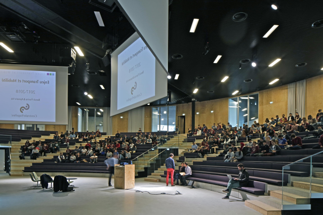   École Centrale Paris.   Philippe Ruault,  OMA