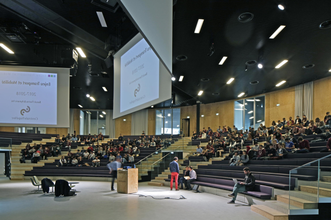 ���������� ������� École Centrale Paris. ���� � Philippe Ruault, ������������� OMA