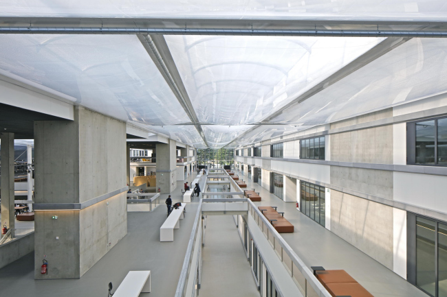   École Centrale Paris.   Philippe Ruault,  OMA