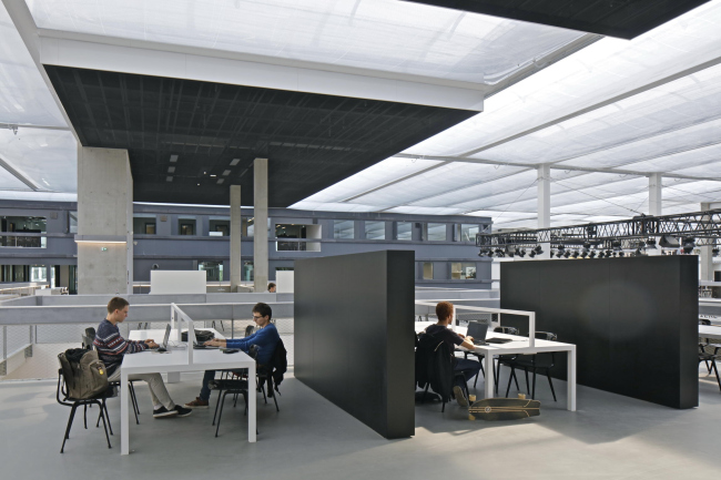 ���������� ������� École Centrale Paris. ���� � Philippe Ruault, ������������� OMA