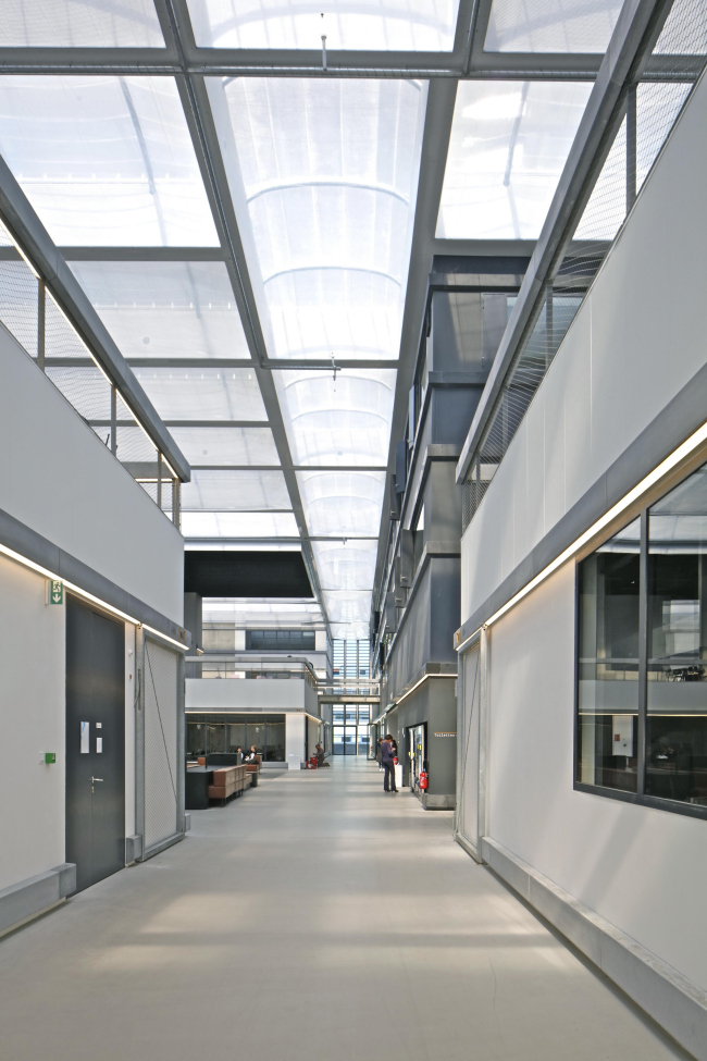 ���������� ������� École Centrale Paris. ���� � Philippe Ruault, ������������� OMA