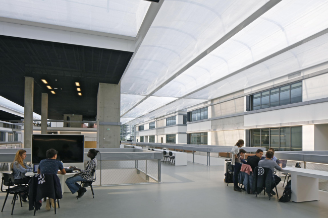 ���������� ������� École Centrale Paris. ���� � Philippe Ruault, ������������� OMA