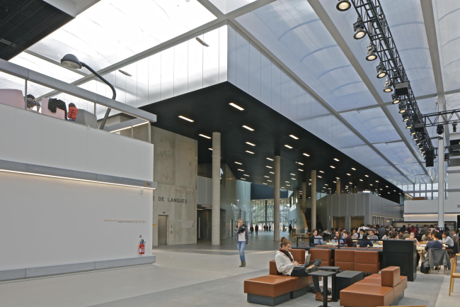 ���������� ������� École Centrale Paris. ���� � Philippe Ruault, ������������� OMA
